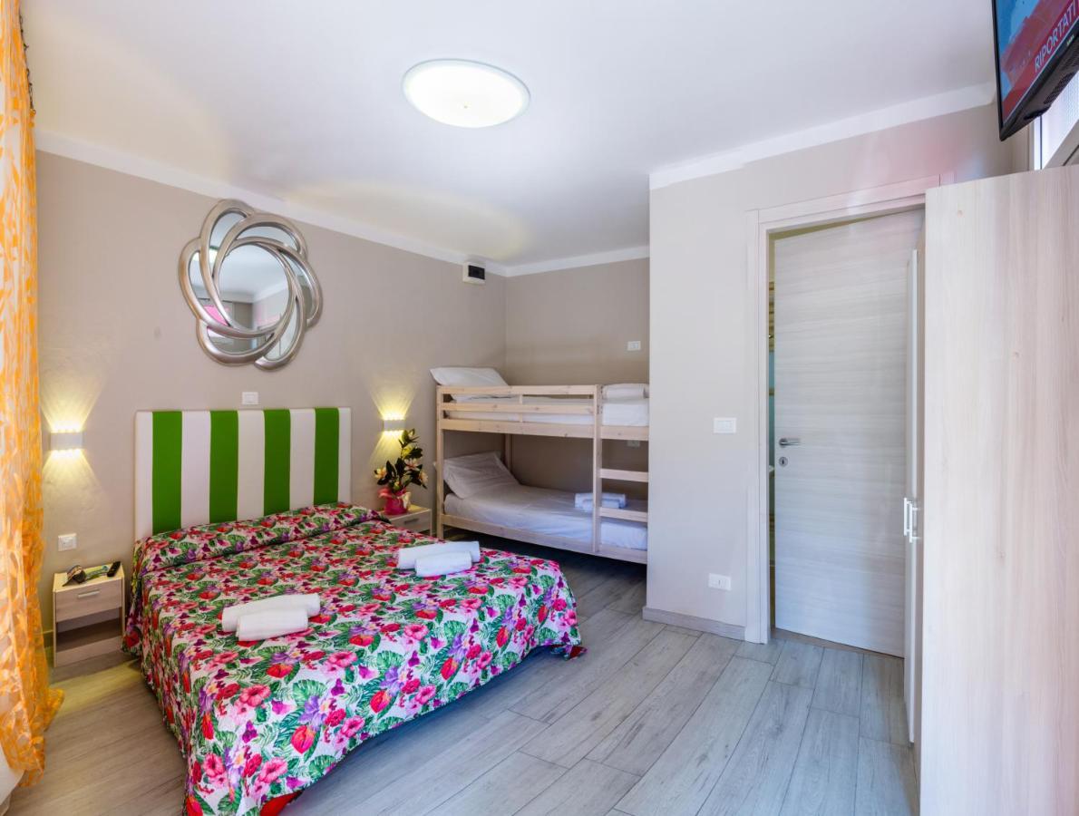 Hotel Romantik Ліньяно-Сабб'ядоро Екстер'єр фото