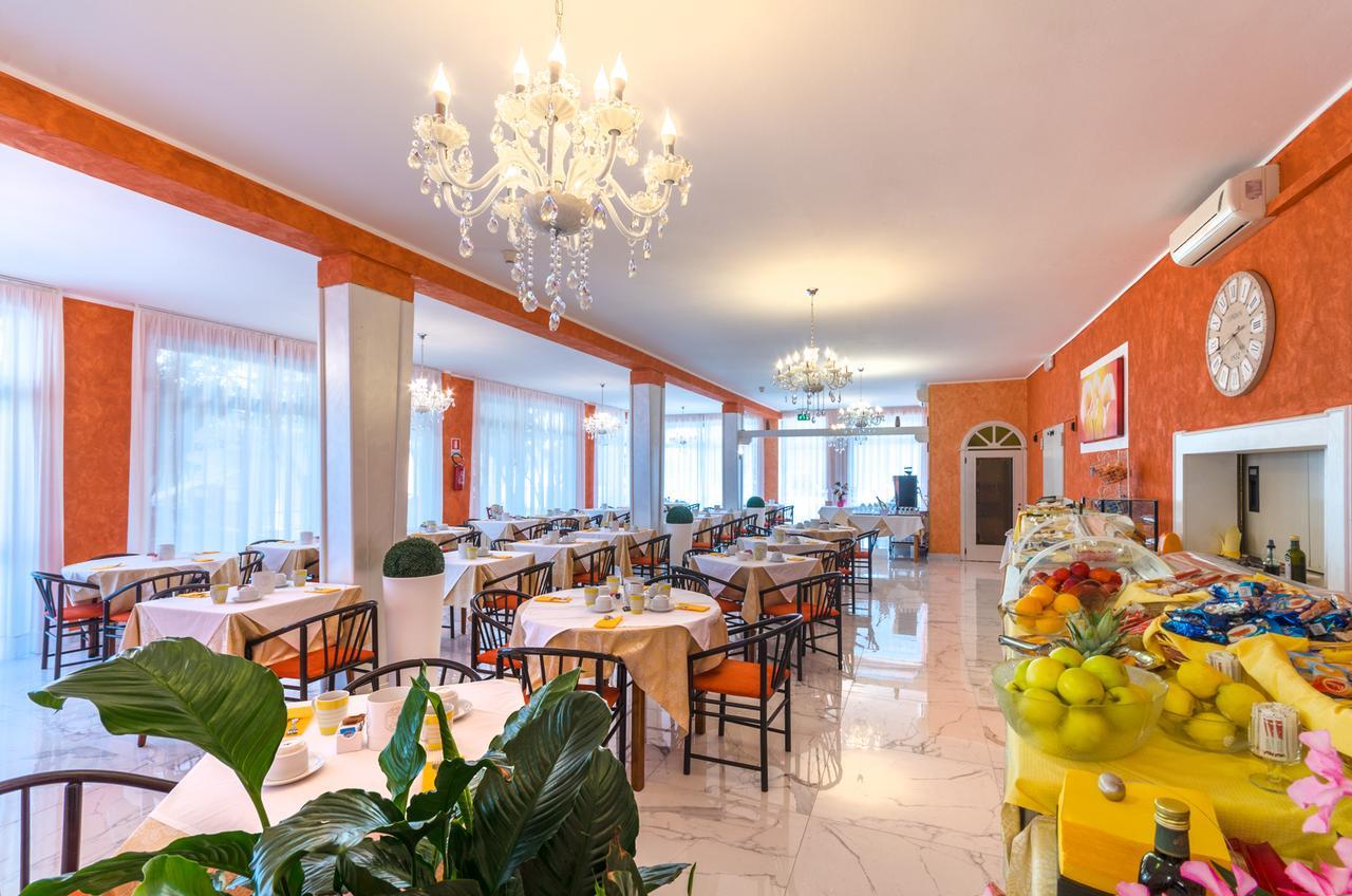 Hotel Romantik Ліньяно-Сабб'ядоро Екстер'єр фото